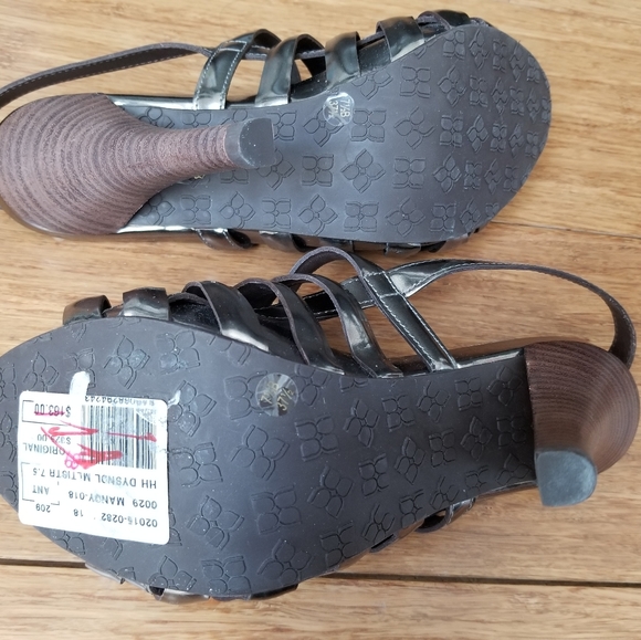 BCBG MaxAzria - Picture 5 of 5